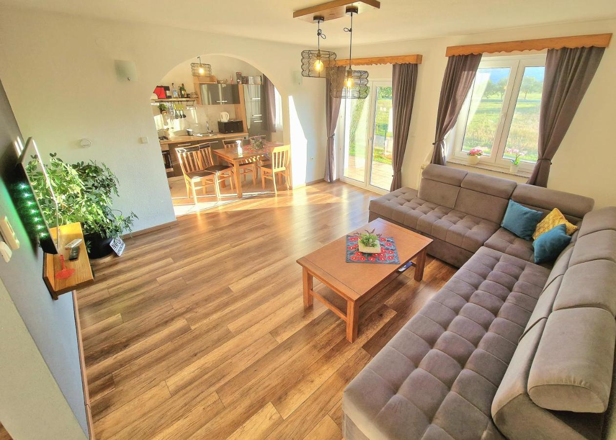Holiday Home Melani Sinac Exterior photo
